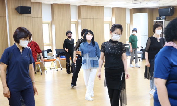 976 199df596143ef33c3896f765d68c729e.jpg